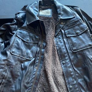 Levi’s sherpa bomber Jacket size medium, brown.